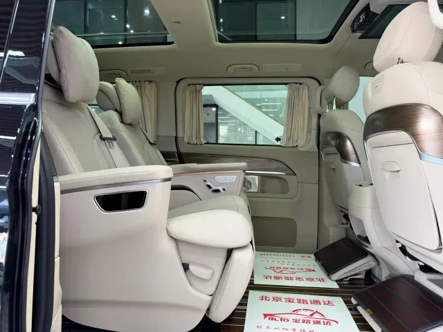 Mercedes-Benz V-Class — Фото автомобиля 15