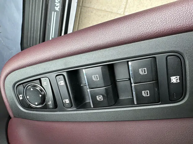 GAC Trumpchi M6 — Фото автомобиля 10