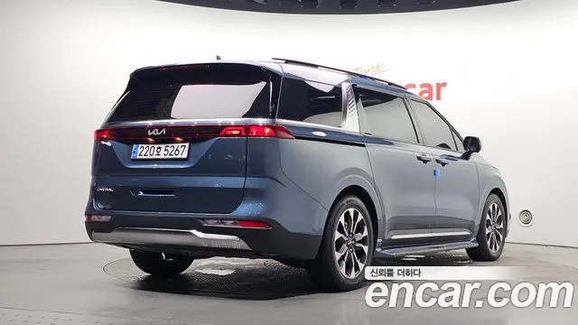 Kia Carnival — Фото автомобиля 2