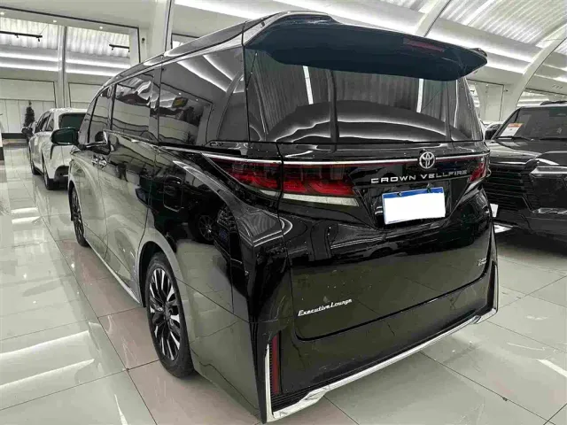 Toyota Vellfire — Фото автомобиля 17