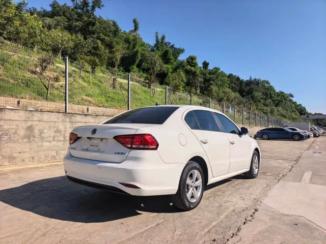 Volkswagen Lavida — Фото автомобиля 5