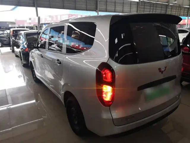 Wuling Hongguang — Фото автомобиля 5