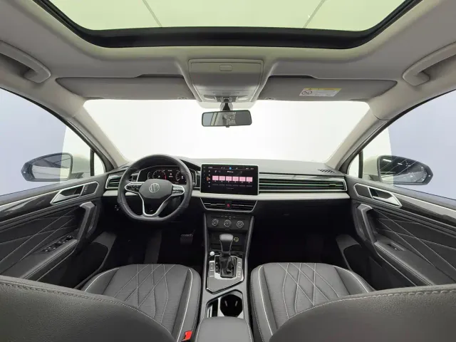 Volkswagen Tiguan L — Фото автомобиля 9