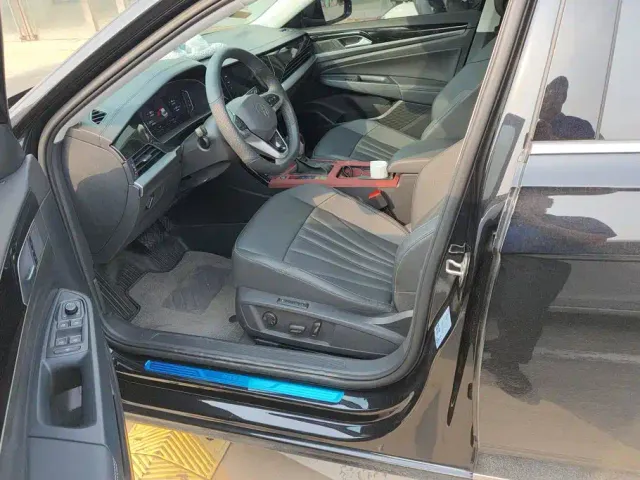 Volkswagen Passat — Фото автомобиля 9