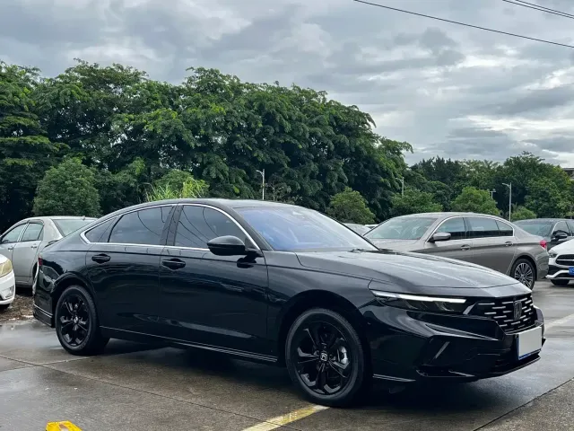Honda Accord — Фото автомобиля 3