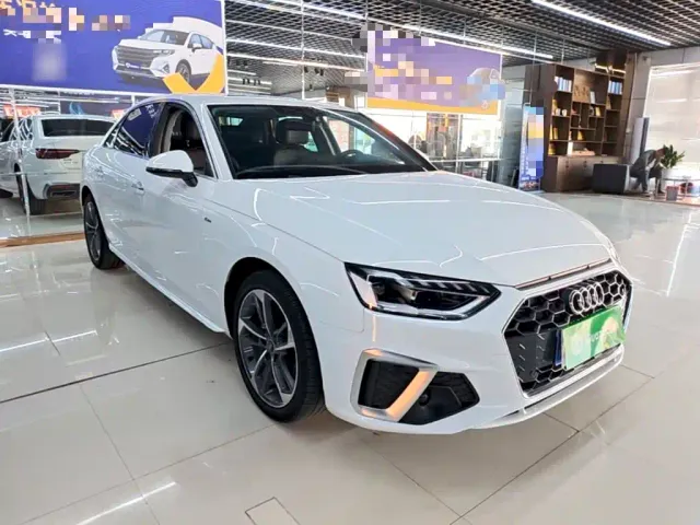 Audi A4L — Фото автомобиля 3
