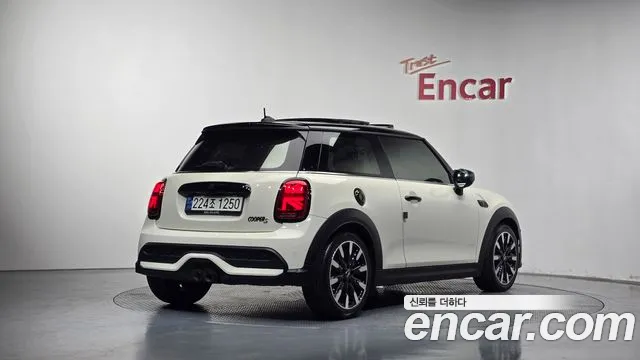 Mini Cooper — Фото автомобиля 2