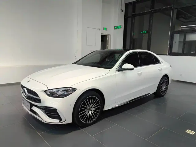 Фотография автомобиля — Mercedes-Benz C-Class