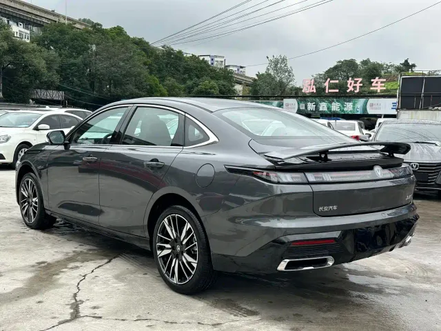 Changan Eado — Фото автомобиля 6