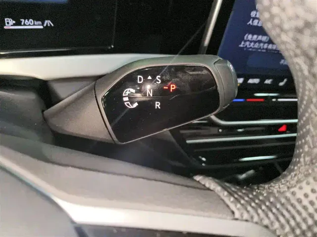 Volkswagen Passat — Фото автомобиля 13
