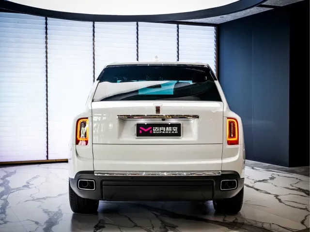 Rolls-Royce Cullinan — Фото автомобиля 3