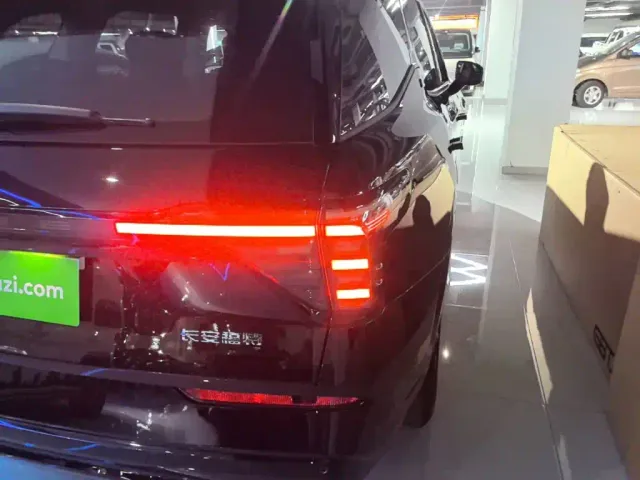 Ford Edge — Фото автомобиля 7