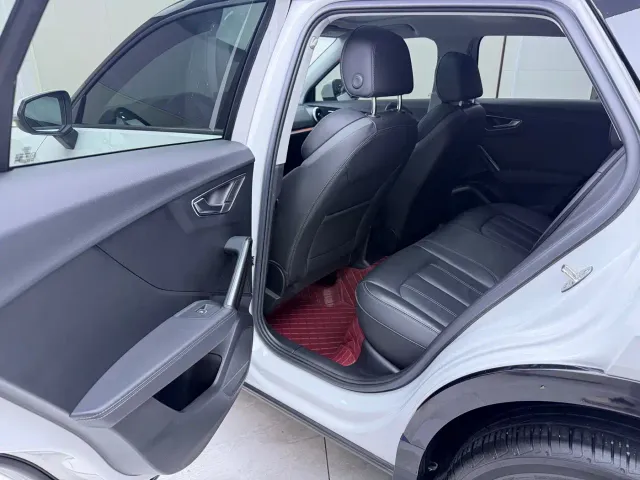 Audi Q2L — Фото автомобиля 15
