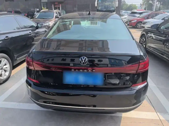 Volkswagen Passat — Фото автомобиля 5