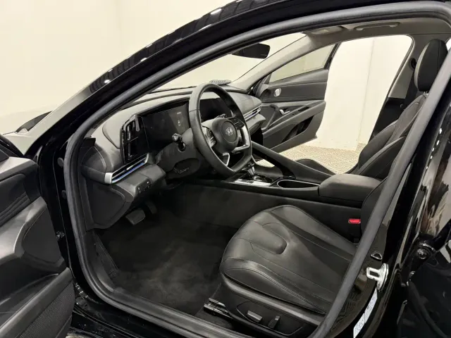 Hyundai Elantra — Фото автомобиля 4
