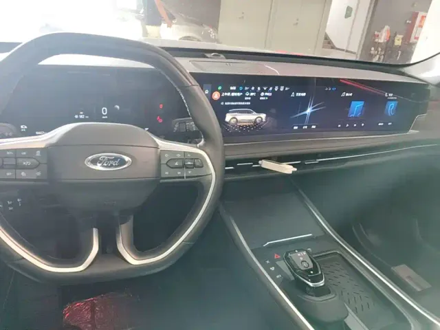 Ford Edge — Фото автомобиля 9