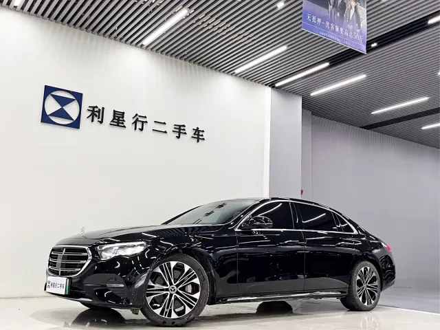 Фотография автомобиля — Mercedes-Benz E-Class