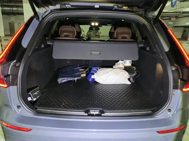 Volvo XC60 — Фото автомобиля 5