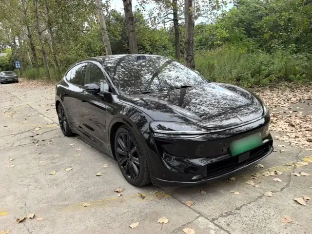 Luxeed R7 — Фото автомобиля 3