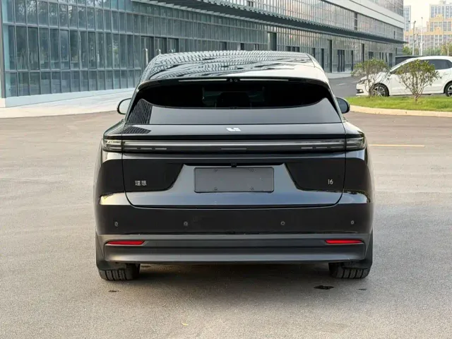 Li Auto i6 — Фото автомобиля 5