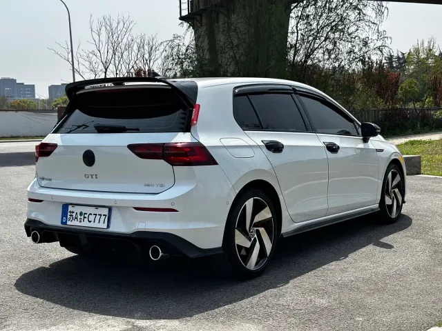 Volkswagen Golf GTI 2021 380TSI DSG GTI — Фото автомобиля 23