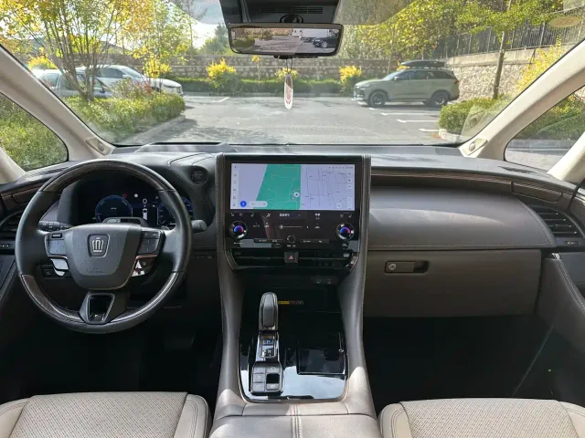 Toyota Vellfire — Фото автомобиля 8