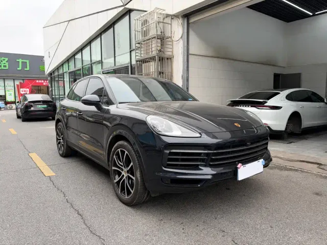 Porsche Cayenne — Фото автомобиля 3