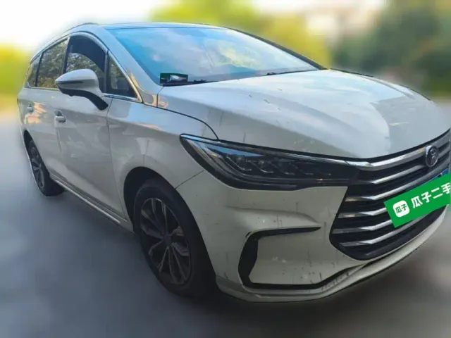 BYD Song MAX — Фото автомобиля 23