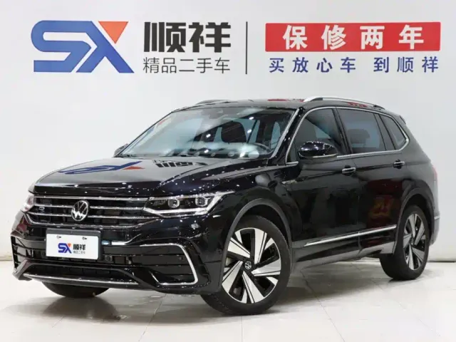 Фотография автомобиля — Volkswagen Tiguan L