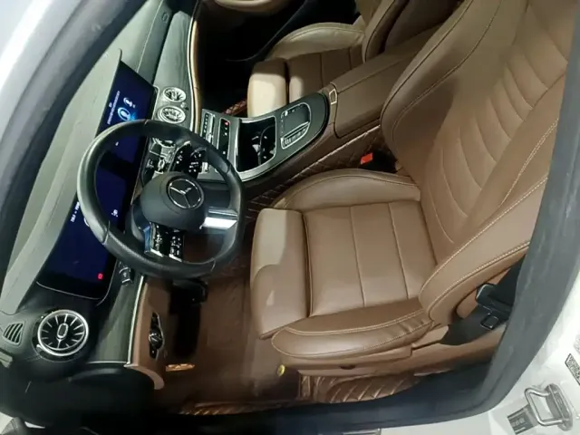 Mercedes-Benz E-Class — Фото автомобиля 7