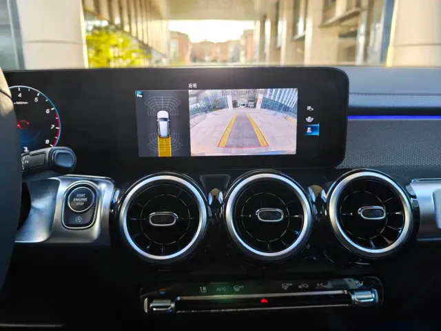 Mercedes-Benz GLB-Class — Фото автомобиля 24