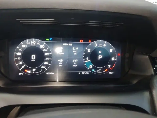 Land Rover Discovery Sport — Фото автомобиля 11