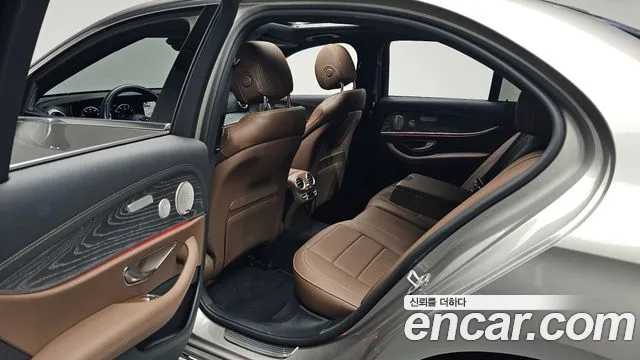 Mercedes-Benz E-Class E-класс W213 E350 4MATIC Exclusive — Фото автомобиля 23