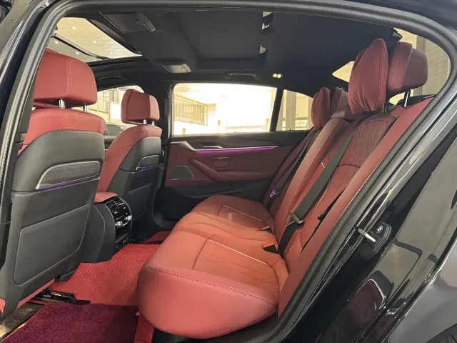 BMW 5 Series — Фото автомобиля 5