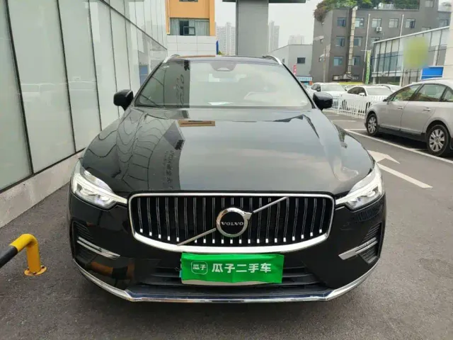 Volvo XC60 — Фото автомобиля 2