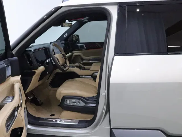 BYD FangChengBao Leopard 8 — Фото автомобиля 11