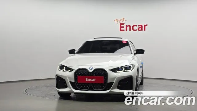 BMW i4 — Фото автомобиля 2