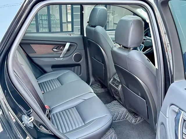 Land Rover Discovery Sport — Фото автомобиля 11