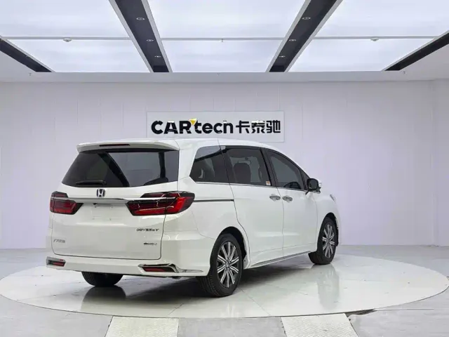 Honda Odyssey — Фото автомобиля 5