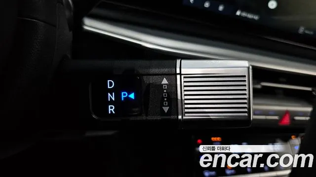 Hyundai Grandeur Grandeur (GN7) 2.5 Бензин 2WD — Фото автомобиля 9