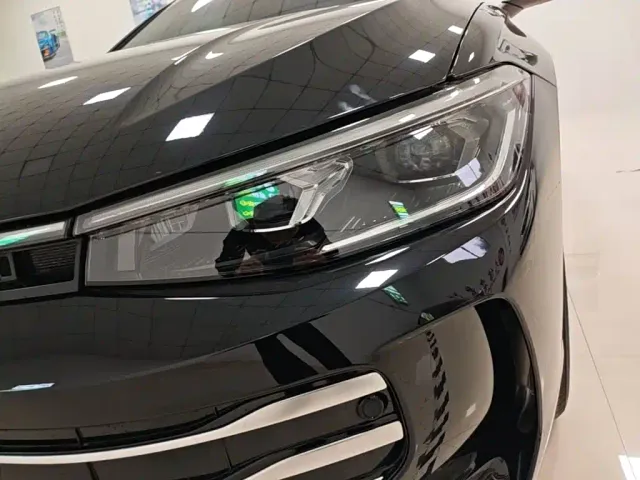 Volkswagen Passat — Фото автомобиля 23