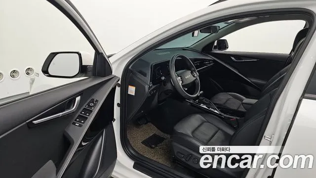 Kia Niro The All New — Фото автомобиля 15
