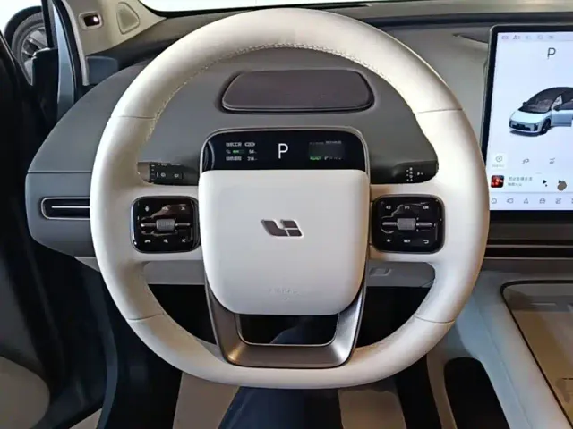 Li Auto i8 — Фото автомобиля 10