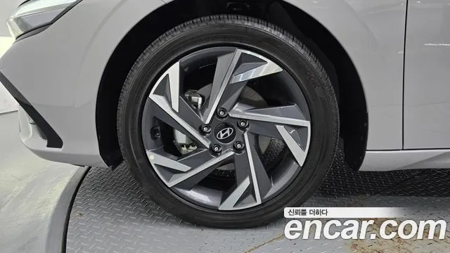 Hyundai Avante CN7 — Фото автомобиля 5