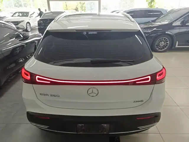 Mercedes-Benz EQA — Фото автомобиля 5