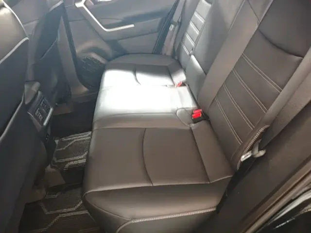 Toyota RAV4 — Фото автомобиля 12