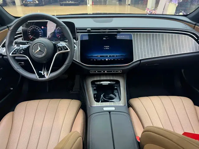 Mercedes-Benz E-Class — Фото автомобиля 9