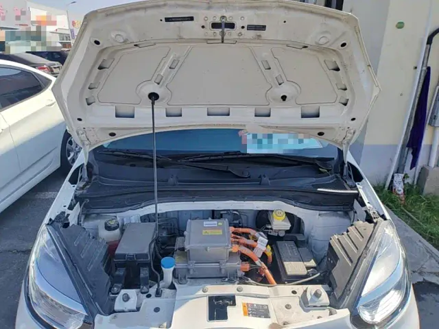 Roewe Clever — Фото автомобиля 19