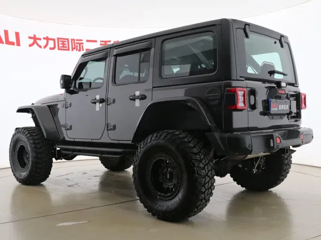 Jeep Wrangler — Фото автомобиля 13