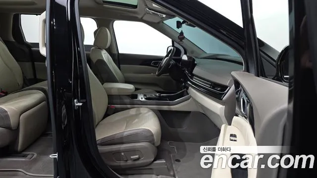 Kia Carnival Generation 4 — Фото автомобиля 11